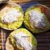 Có thể là hình ảnh về bánh potpie và văn bản