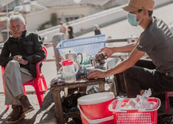 Cho tôi order một chén xíu mại và ly cà phê sữa, thêm chút không khí lành lạnh s…