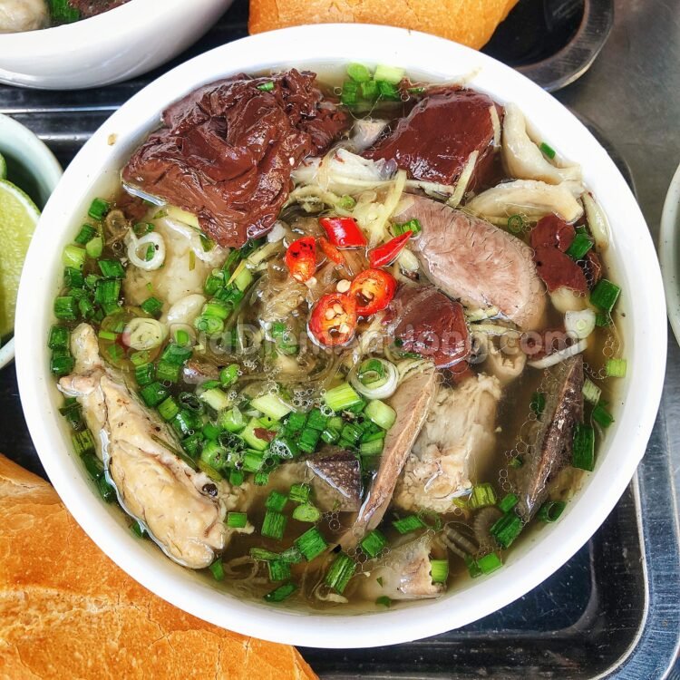 Top 10 món xem đơn giản mà ăn rồi là GÂY NGHIỆN THẦN SẦU
1. Huyết Chưng
122 Phạm Văn Hai, Quận Tân Bình, TP. HCM
15:3…