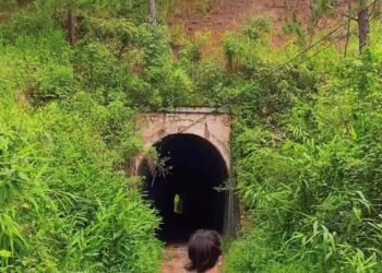 Bí ẩn đường HẦM HOẢ XA (Đà Lạt)   Follow mình (tiktok @dalatreviewtattantat) để …