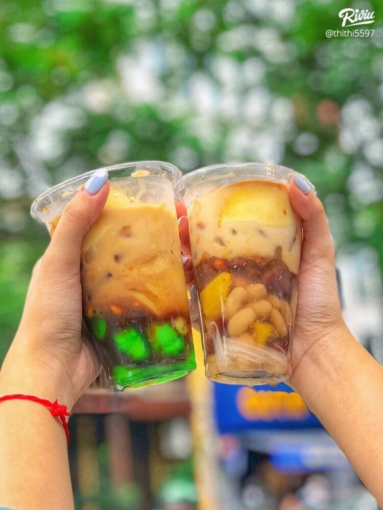 Hội hảo ngọt mê tít XE CHÈ HƠN 20 LOẠI CHỈ 15K ngon lịm tim



 

 Nhìn dàn chè mê xỉu:  sương sa hột lựu, chè đậu xanh,…