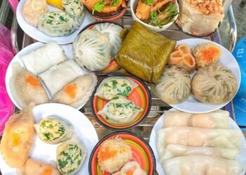 Ăn tiệc nhẹ buổi sáng với hàng DIMSUM hơn 30 loại ở khu người Hoa 

Quán cũng hơn 30 món đó ạ: há cảo, xíu mại, bánh xếp…