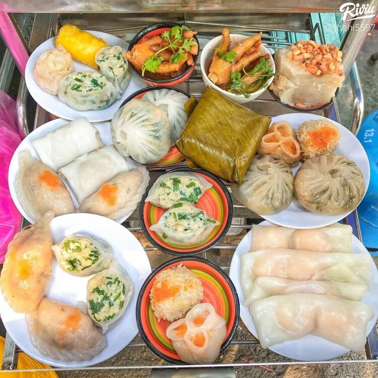 Ăn tiệc nhẹ buổi sáng với hàng DIMSUM hơn 30 loại ở khu người Hoa 

Quán cũng hơn 30 món đó ạ: há cảo, xíu mại, bánh xếp…