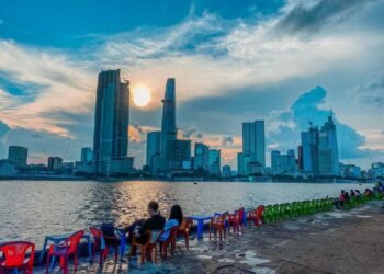 Góc ngắm hoàng hôn Chill nhất Sài Gòn   Duy Lê | location: nóc hầm thủ thiêm