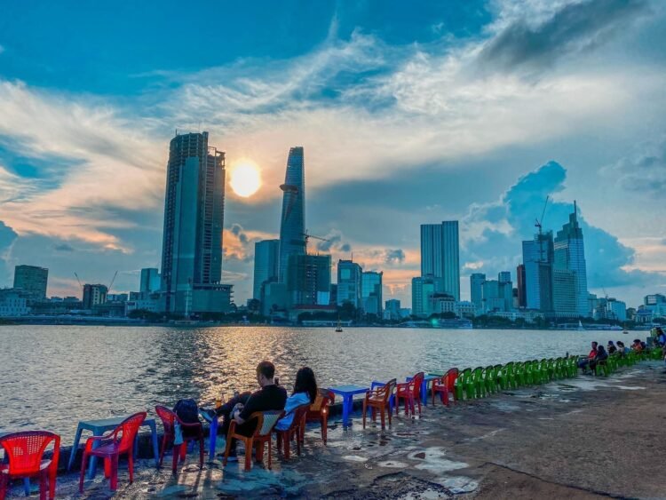 Góc ngắm hoàng hôn Chill nhất Sài Gòn   Duy Lê | location: nóc hầm thủ thiêm