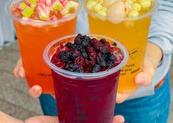 Ở ĐÂY CÓ TRÀ TRÁI CÂY, SỮA CHUA TRÁI CÂY NGON CHỈ 25 CÀNH MAI 

Ly full size của...