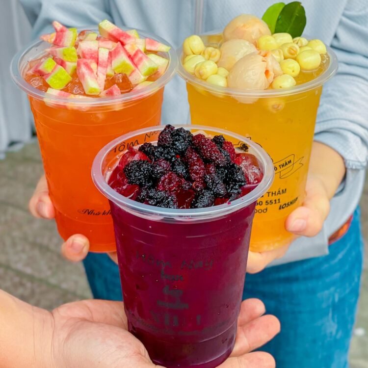 Ở ĐÂY CÓ TRÀ TRÁI CÂY, SỮA CHUA TRÁI CÂY NGON CHỈ 25 CÀNH MAI 

Ly full size của...