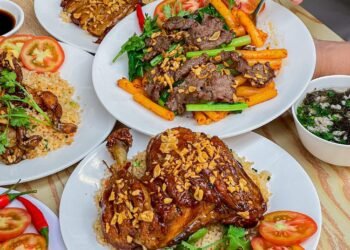 Gà mắm tỏi thơm ngon vừa thổi vừa ăn 
trứ danh Đệ Nhất 
—
CƠM GÀ ĐỆ NHẤT 
48/26 ...