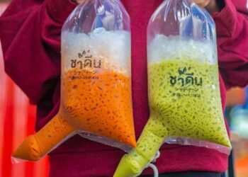 Trà sữa bây giờ làm riết chẳng ra thể thống gì cả. Vậy cũng đưa lên được. Văn ho...