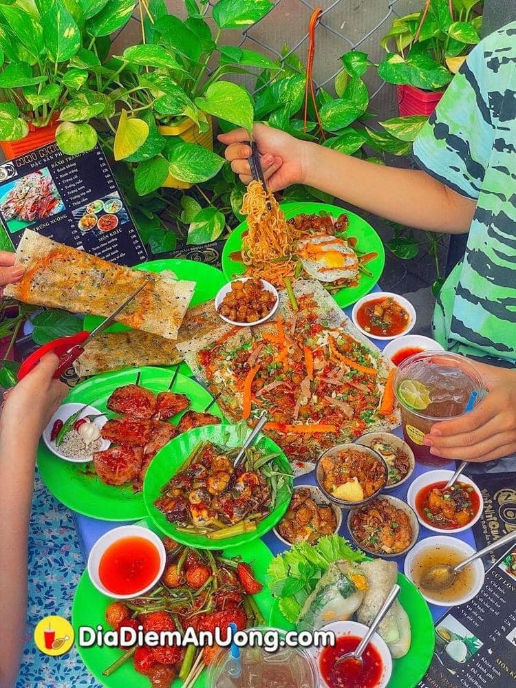 Chùi nước miếng hông kịp với TIỆM ĂN VẶT SIÊU TÓP MỠ GIÒN RỤM ở Gò Vấp
Tiệm này...