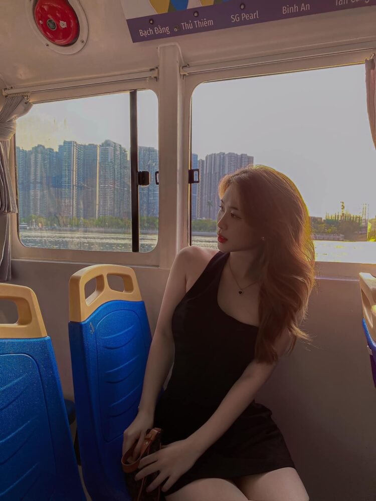 Trãi nghiệm waterbus vi vu sông sài gòn 

 Mn phải đặt vé ở nhà từ hôm trước trê...