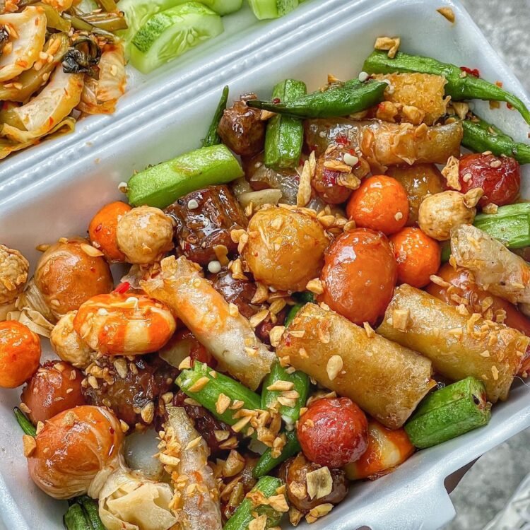 XE CÁ VIÊN CHIÊN NƯỚC MẮM
Ngon dễ sợ, ngửi mùi đã muốn nghiện 

Mê chữ ê kéo dài...