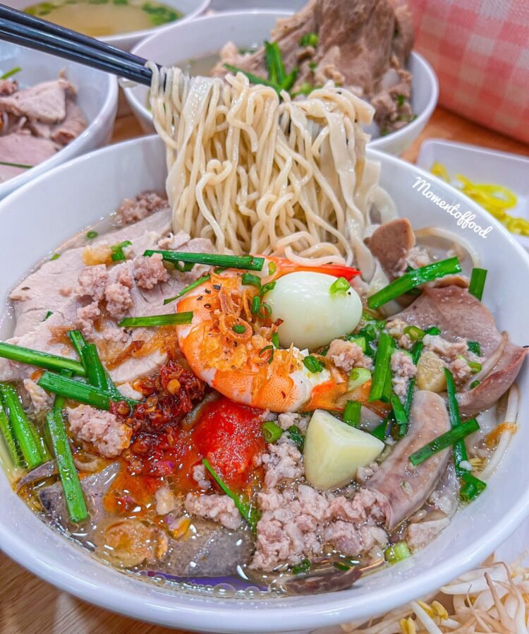 # ** Hủ Tíu Gia Truyền Từ Năm 1982 Nằm Ngay Quận 1 Có Gì Đặc Biệt**

 Được ngày ...