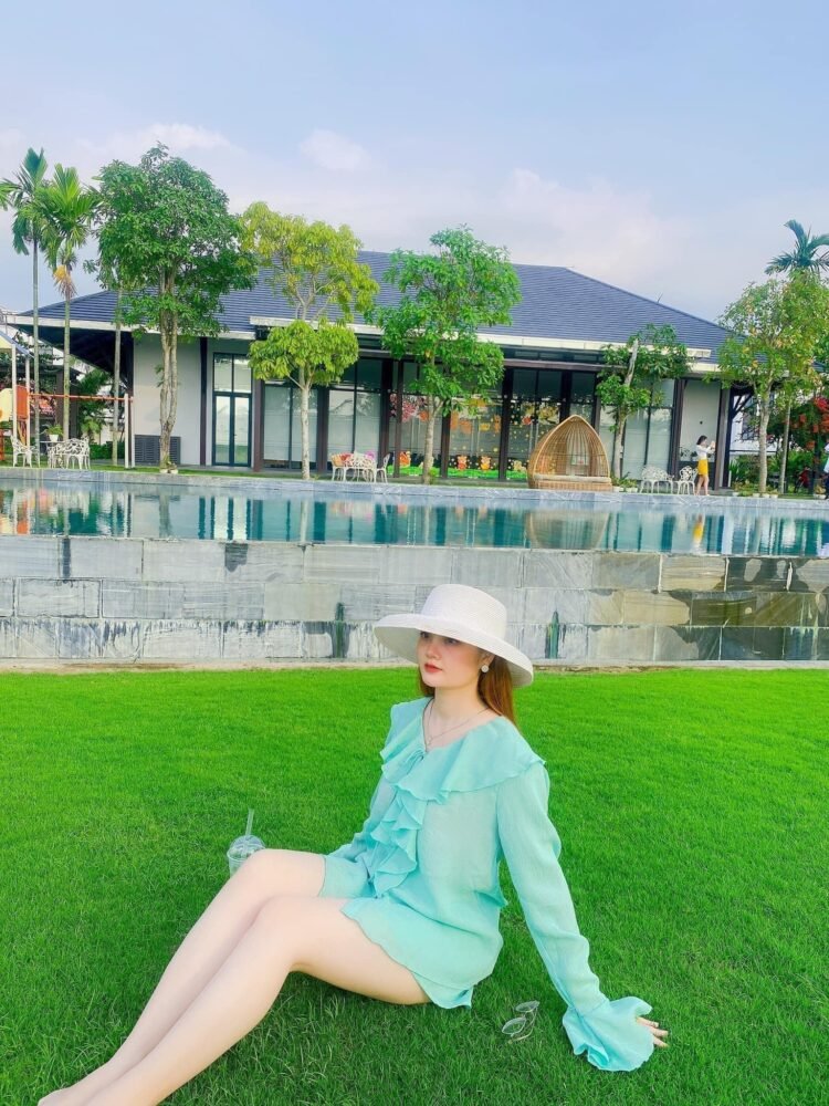 Một quán cafe siêu đẹp chỉ cách Hóc Môn 1 cây cầu!!!
 Tips dành cho các bạn thíc...