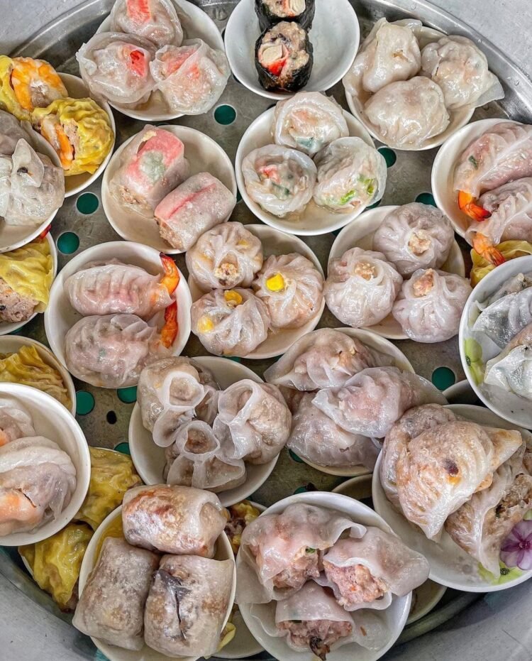 HÀNG DIMSUM NỨC TIẾNG QUẬN 5 Mỗi lần ra đây là muốn lủng túi, đi 2 người mà cũng...