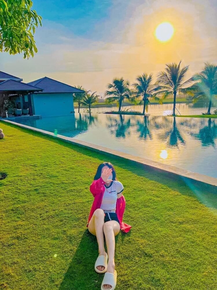 Một quán cafe siêu đẹp chỉ cách Hóc Môn 1 cây cầu!!!
Tips dành cho các bạn thíc...