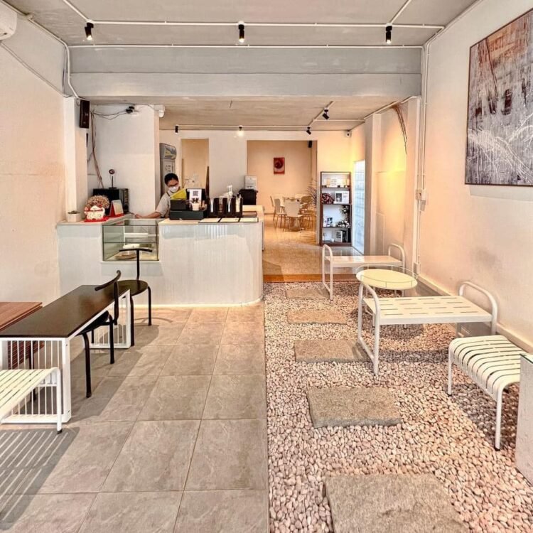 QUÁN CAFE TONE TRẮNG NÚP HẺM !!!
 We. cafèteria 
 309/1 Nguyễn Văn Trỗi, P1 Q Tâ...