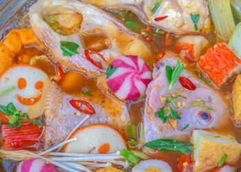 QUÁN CHỊ MƯỜI BA - MỐI GUỘT CỦA SINH VIÊN HƠN 20 NĂM TRỜI Ở GÒ VẤP !! 

Tui hông...