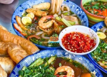 CHỈ 35 KA ĐÃ CÓ NGAY TÔ BÁNH CANH CUA KÈM TOPPING SIÊU ĐÃAA  

 Bánh canh cua H...