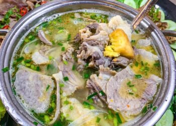 NỒI LẨU THỊT BÒA FULL TOPPING 250XU 3 NGƯỜI ĂN NO XỈU  

Mình gọi nồi Lẩu Bò 250...