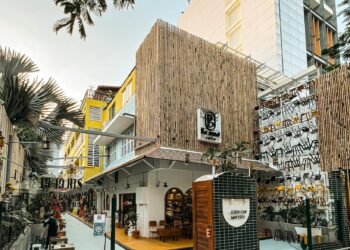 BEMIND CAFE - Trần Cao Vân

—
𝗕𝗲𝗺𝗶𝗻𝗱 𝗖𝗮𝗳𝗲 - Một chiếc cafe siêu to bự vừa xuất h...