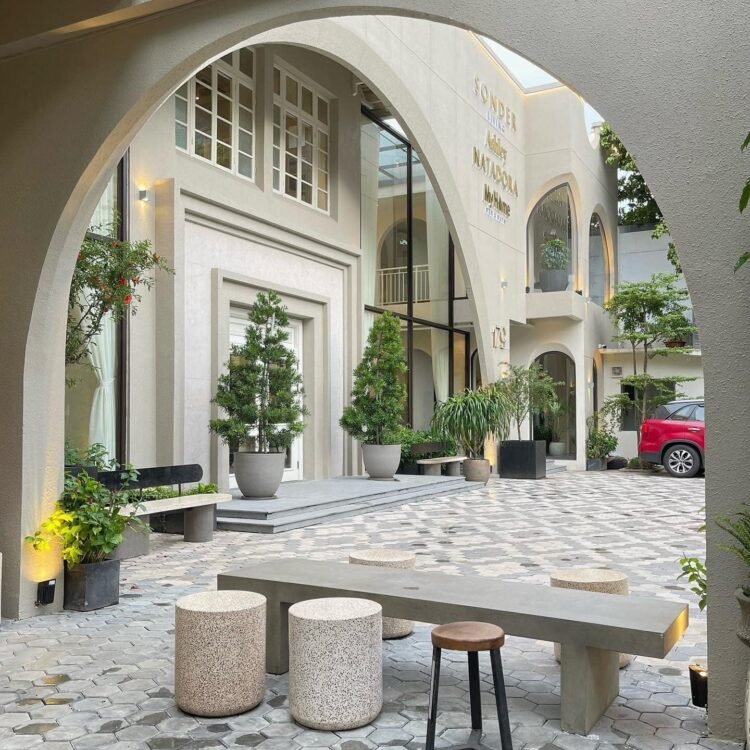 KOHI - CHI NHÁNH MỚI
MUA 2 TẶNG 1
Chiếc quán xịn xò vậy mà thấy ít ai riviu ...