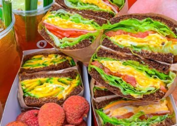 TRỜI ƠI NẠP LIỀN NĂNG LƯỢNG VỚI HỘP SANDWICH BOX & SOCOLA KEM MUỐI BIỂN CHUẨN ST...