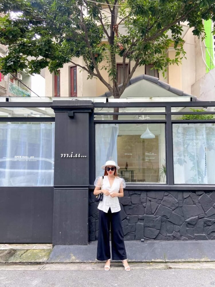 Phát hiện một chiếc quán cafe sống ảo cực kì hot ngay tại quận 3 Sài Gòn.
Quán ...