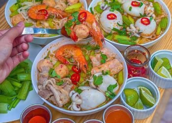 KHAI TRƯƠNG BÚN TOMYUM CHUẨN HONGKONG CỦA ĐẦU BẾP MASTERCHEF

 Bún Tomyum HongKo...