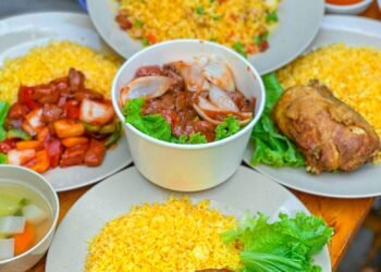 QUÁN CƠM NÚP HẺM BÁN HƠN 30 NỒI MỘT NGÀY
Nhí Quán
 220/21 Nguyễn Trọng Tuyển, ph...