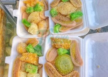 Lụi tim với Xe Bánh Nước Cốt Dừa nắm trùm khu Chợ Bà Chiểu

Chiều xế xế thèm cái...