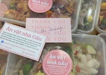 Hnay em lại có mẻ mới đây các bác ơiiiii

CHÂN GÀ RÚT XƯƠNG siêu ngonnn 

 Hộp n...