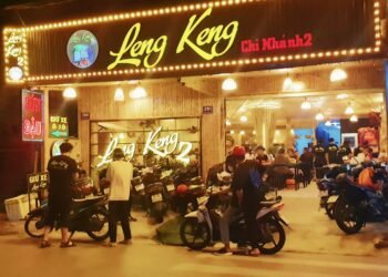 Bún Đậu xịn xò, có bãi đậu Xe hơi luôn nha Quý zị ơi!!!
Bún Đậu Leng Keng 289-29...