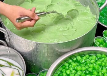 Tàu Hủ Lá Dứa Trân Châu lần đầu xuất hiện tại Sài Gòn

Trước giờ toàn ăn tàu hủ...