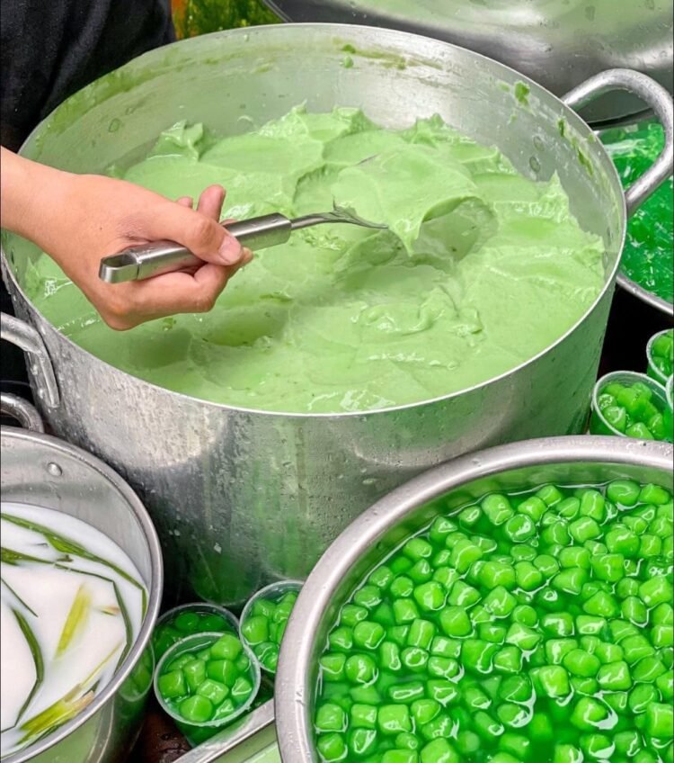 Tàu Hủ Lá Dứa Trân Châu lần đầu xuất hiện tại Sài Gòn
Trước giờ toàn ăn tàu hủ...