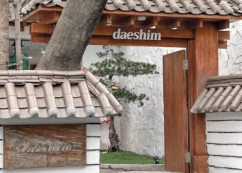 Chiếc quán cafe style Hàn Xẻng cực xinh giữa Sài Gòn 

Quán được thiết kế theo k...