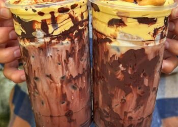 CACAO SỮA TƯƠI KEM TRỨNG BÁNH GẤU 

Nhìn vào lớp kem thôi đã đủ mlemmm rồi. Sự s...