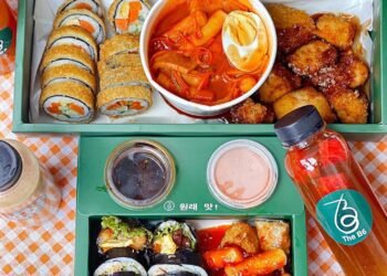 BOX ĐỒ ĂN HÀN QUỐC XỊN SÒ CHO MÙA NẮNG NÓNG LƯỜI RA ĐƯỜNG

The B6 - Original Tas...