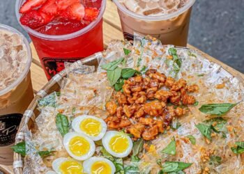 BÁNH TRÁNG TÓP MỠ TRỨNG LÒNG ĐÀO NHÀ PO CHỈ 32K

Lâu quá không dược ăn bánh trán...