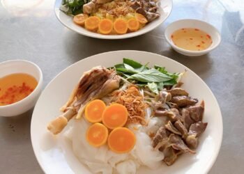 BÁNH ƯỚT LÒNG GÀ CHO NGÀY NHỚ ĐÀ LẠT

Bánh ướt lòng gà Chờ Chút
Địa chỉ: 19, Đặn...