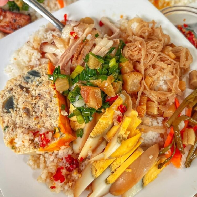 CƠM TẤM LONG XUYÊN - CƠM TẤM SƯỜN CỰC PHẨM QUẬN 3 
--------------------
Chỗ cơm ...