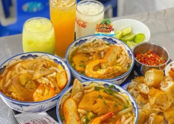 QUÁN BÁNH CANH CUA BÁN SẠCH TRONG 4 TIẾNG 
———————————
 Bánh canh cua Tôn Thất Đ...