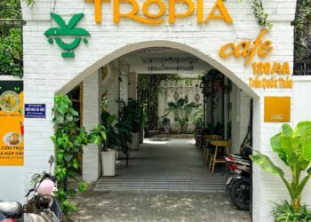 Tropia Cafe
120/4A Trần Quốc Thảo, Q3
 50++
 7am-8pm
---------------------------...