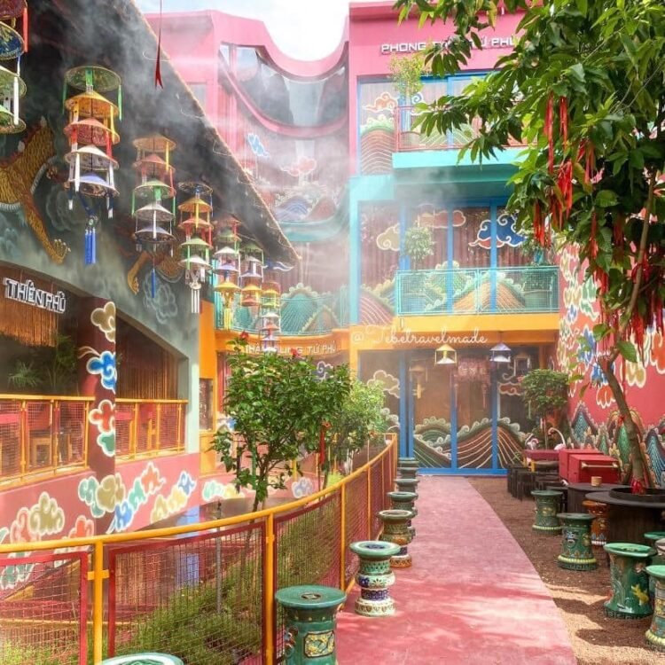 THỰC HƯ QUÁN CÀ PHÊ “TÂM LINH” TỨ PHỦ ?
Tứ Phủ Coffee
252 Điện Biên Phủ, Võ ...