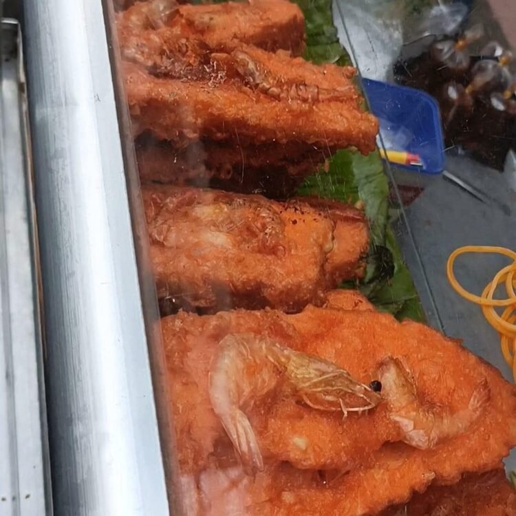 CHẢ GIÒ, BÁNH MÌ TÔM CHIÊN TRÊN ĐƯỜNG CÔ GIANG
Địa điểm: Đối diện số 3, Cô Gia...