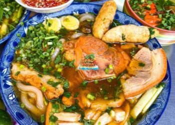 CHỈ 35 KA ĐÃ CÓ NGAY TÔ BÁNH CANH CUA KÈM TOPPING SIÊU ĐÃAA  

 Bánh canh cua H...
