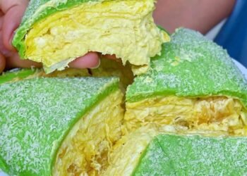 BÁNH CREPE PHÚ SĨ NGÀN LỚP 99% NHÂN SẦU RIÊNG TƯƠI NGUYÊN CHẤTBạn đã thử chưa

L...