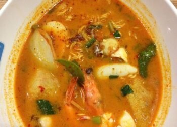 Hello mọi người 
 Bữa nay tụi mình đổi món bán Bún Thái "real" ko phải pha ke nh...