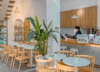 CHIẾC CÀ PHÊ SANG XỊN MỞ XUYÊN ĐÊM MENU CHỈ 30 CÀNH 1 LY 

SỐNG CÀ PHÊ
37-39 Đườ...