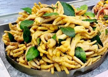 Hấp dẫn xe chân gà hấp, chân gà rút xương sốt Thái nhìn thôi là "tê tái” ngay Qu...